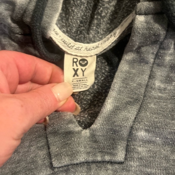 Roxy xs gray hoodie distressed style - Picture 3 of 3